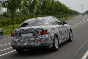 BMW-2er-2014-F22-Erlkoenig-Spyshots-Coupe-Werk-Leipzig-04.jpg