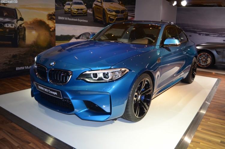 BMW-M2-Long-Beach-Blue-01-750x497.jpg