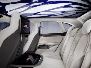 BMW-Active-Tourer-2012-Paris-Fronttriebler-1er-GT-35.jpg