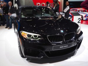 Detroit-2015-BMW-M235i-Cabrio-F23-Schwarz-2er-Cabriolet-Live-Fotos-01-750x563.jpg