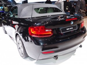 Detroit-2015-BMW-M235i-Cabrio-F23-Schwarz-2er-Cabriolet-Live-Fotos-06-750x563.jpg