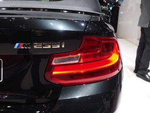 Detroit-2015-BMW-M235i-Cabrio-F23-Schwarz-2er-Cabriolet-Live-Fotos-08-750x563.jpg