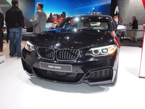 Detroit-2015-BMW-M235i-Cabrio-F23-Schwarz-2er-Cabriolet-Live-Fotos-11-750x563.jpg