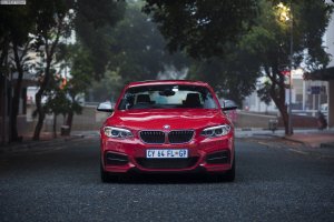 BMW-M235i-Wallpaper-Suedafrika-2er-Coupe-F22-Melbourne-Rot-22.jpg