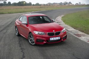 BMW-M235i-Wallpaper-Suedafrika-2er-Coupe-F22-Melbourne-Rot-47.jpg