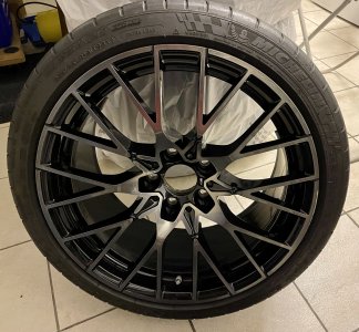 (Verkauft) BMW 788M Radsatz Michelin PSS 19 Zoll