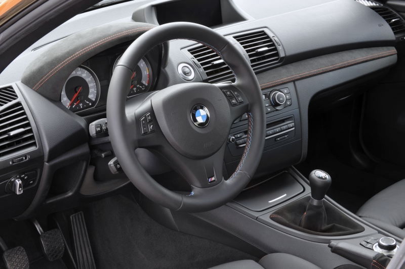 BMW-1-Series-M-Coupe-dashboard_48.jpg