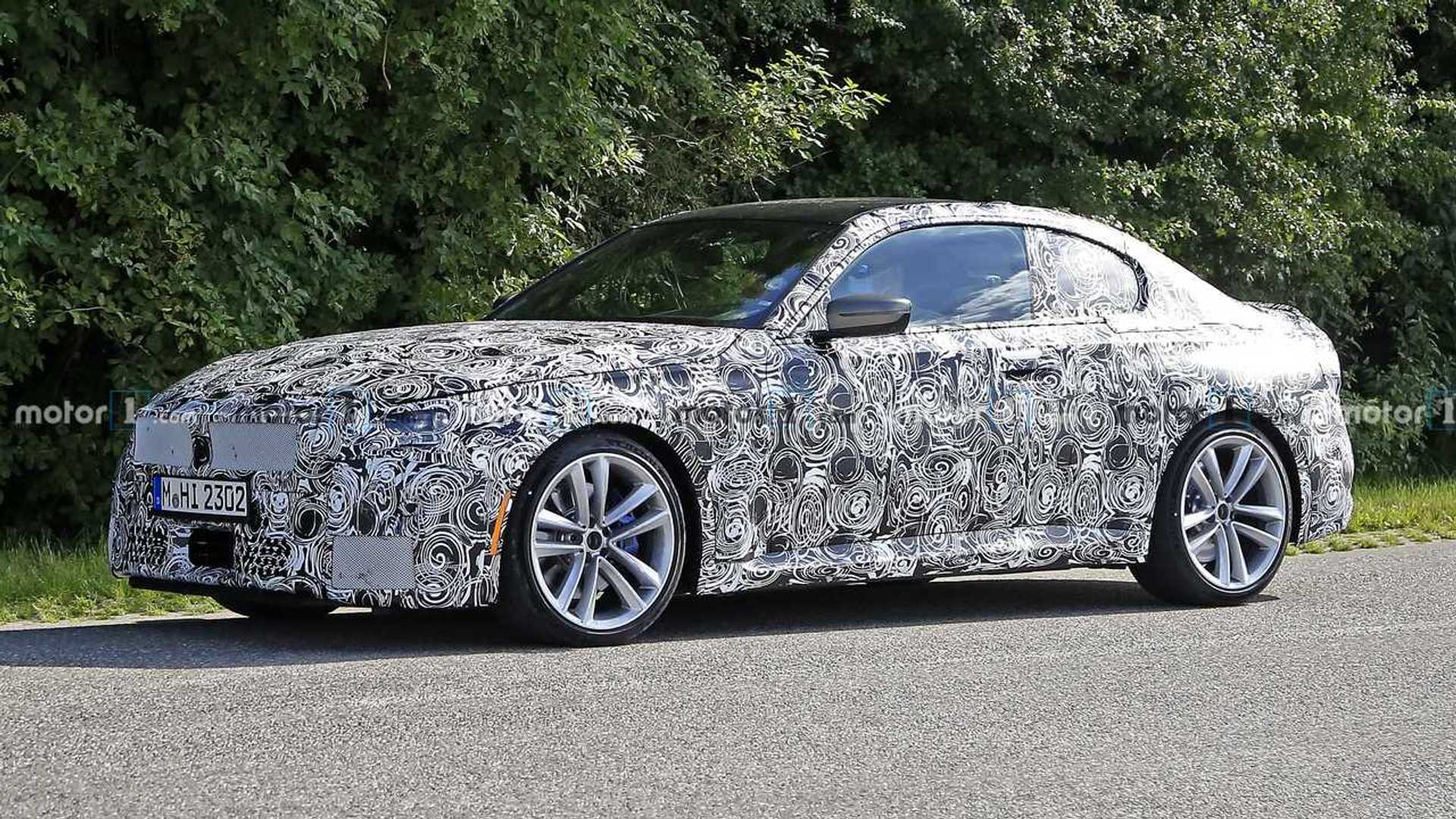 2022-bmw-2-series-coupe-caught-out-in-the-open.jpg